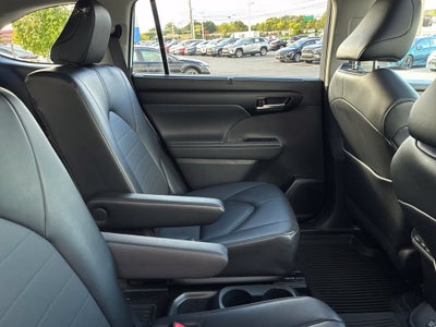 2026 Toyota Highlander XLE CERTIFIED