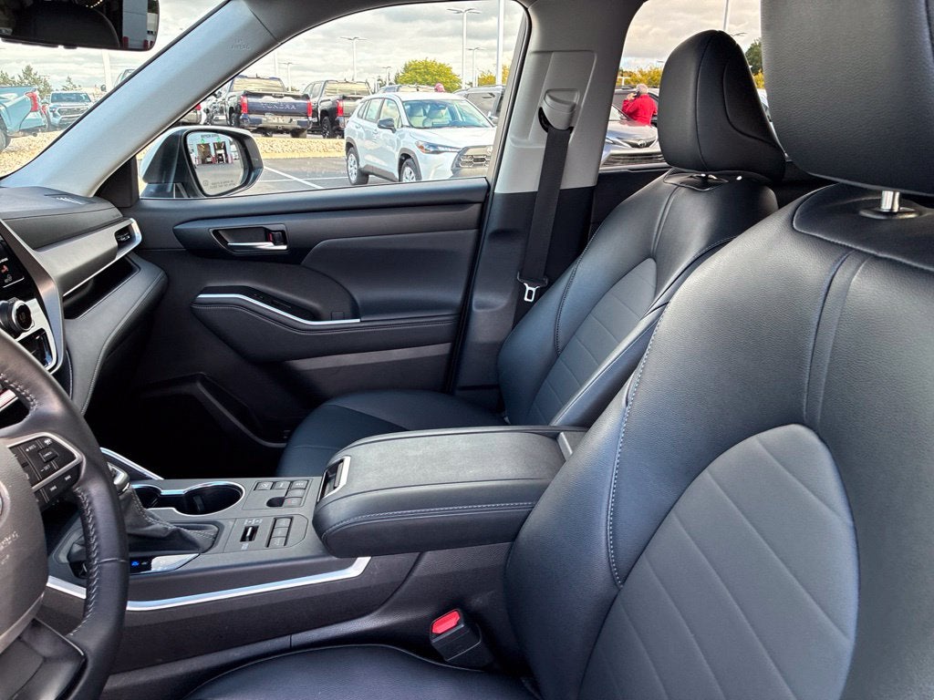 2026 Toyota Highlander XLE CERTIFIED