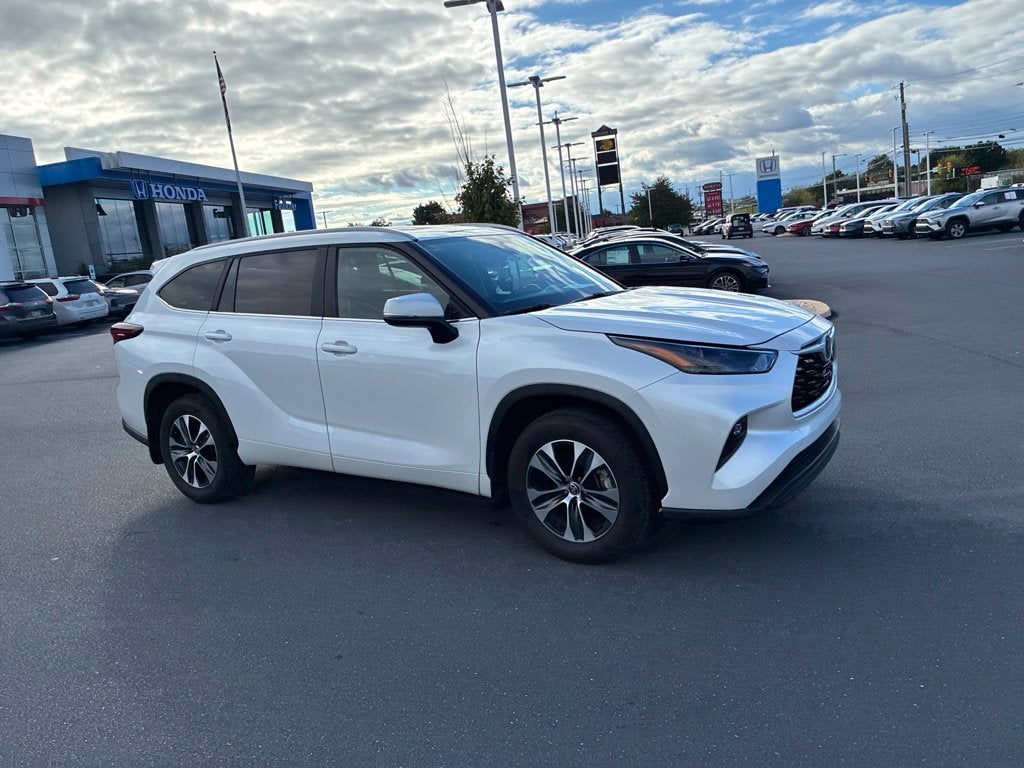 2026 Toyota Highlander XLE CERTIFIED
