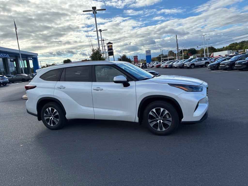 2026 Toyota Highlander XLE CERTIFIED