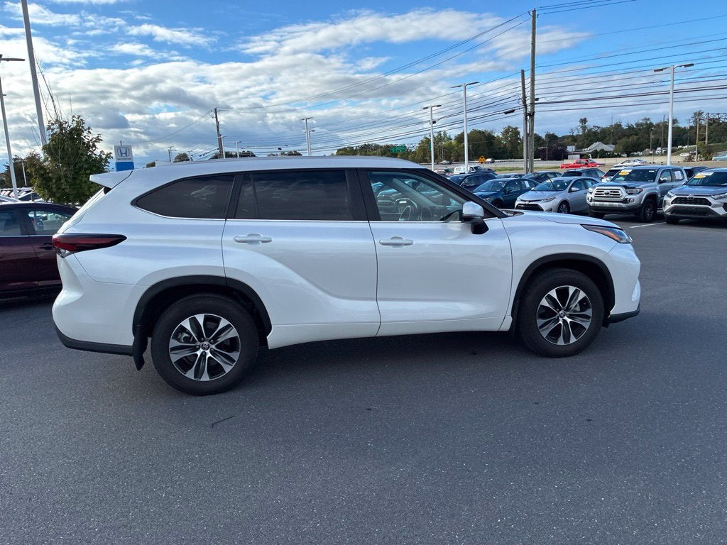 2026 Toyota Highlander XLE CERTIFIED