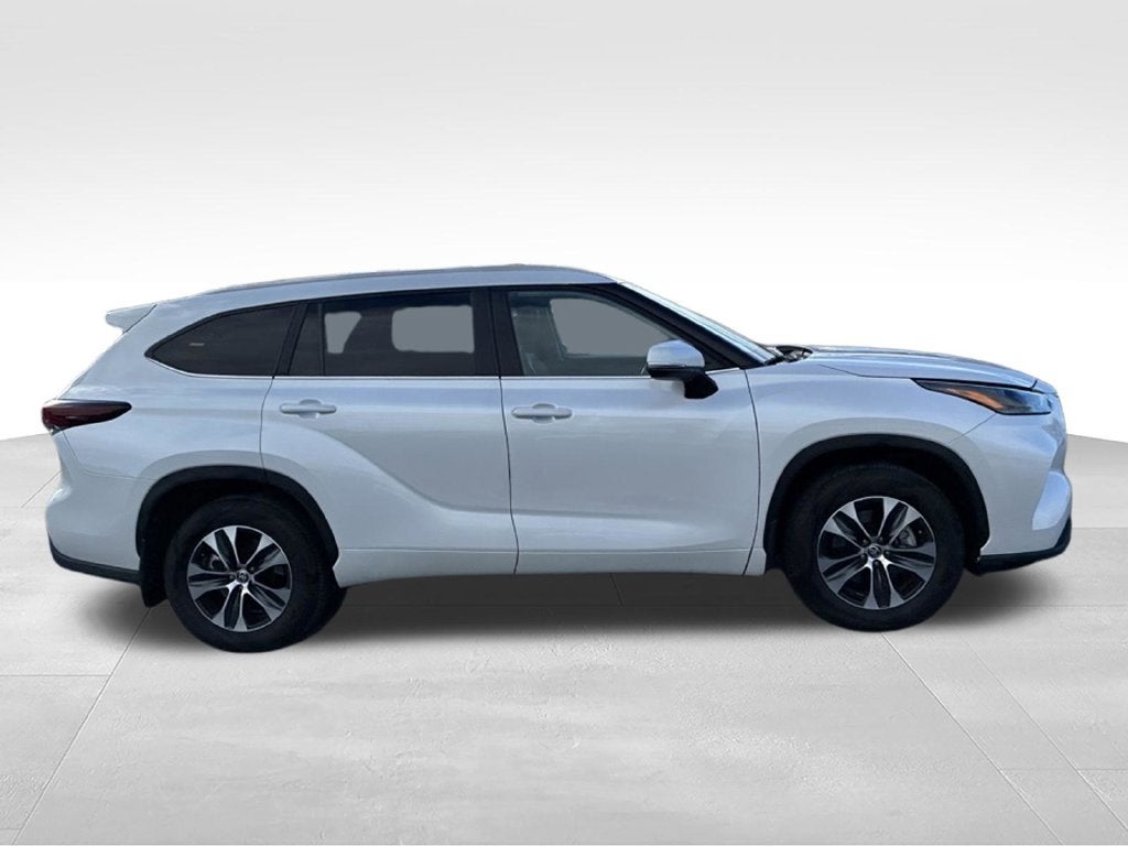 2026 Toyota Highlander XLE CERTIFIED
