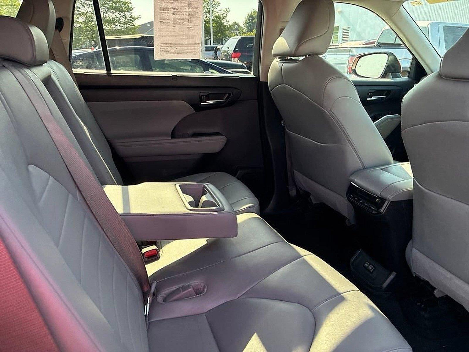 2024 Toyota Highlander XLE AWD (Natl)