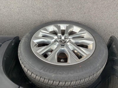 2025 Toyota Highlander LE AWD (Natl)