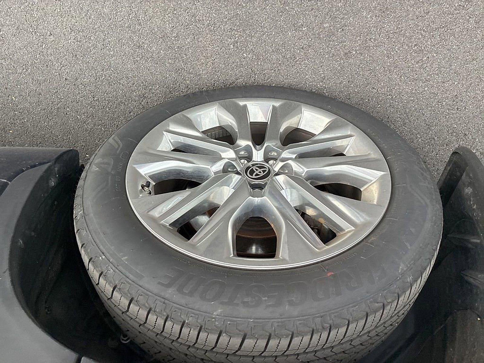 2025 Toyota Highlander LE AWD (Natl)