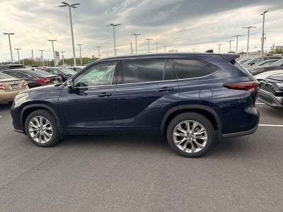 2025 Toyota Highlander LE AWD (Natl)