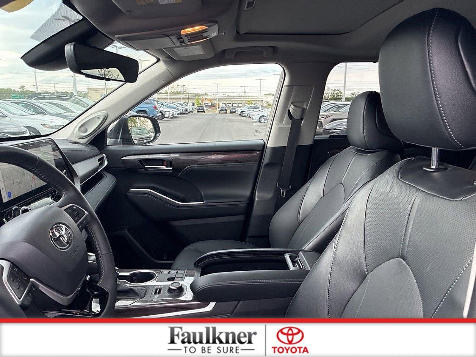 2025 Toyota Highlander LE AWD (Natl)