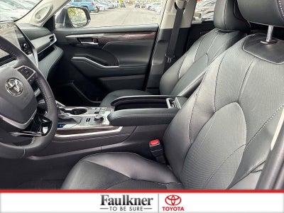 2025 Toyota Highlander LE AWD (Natl)