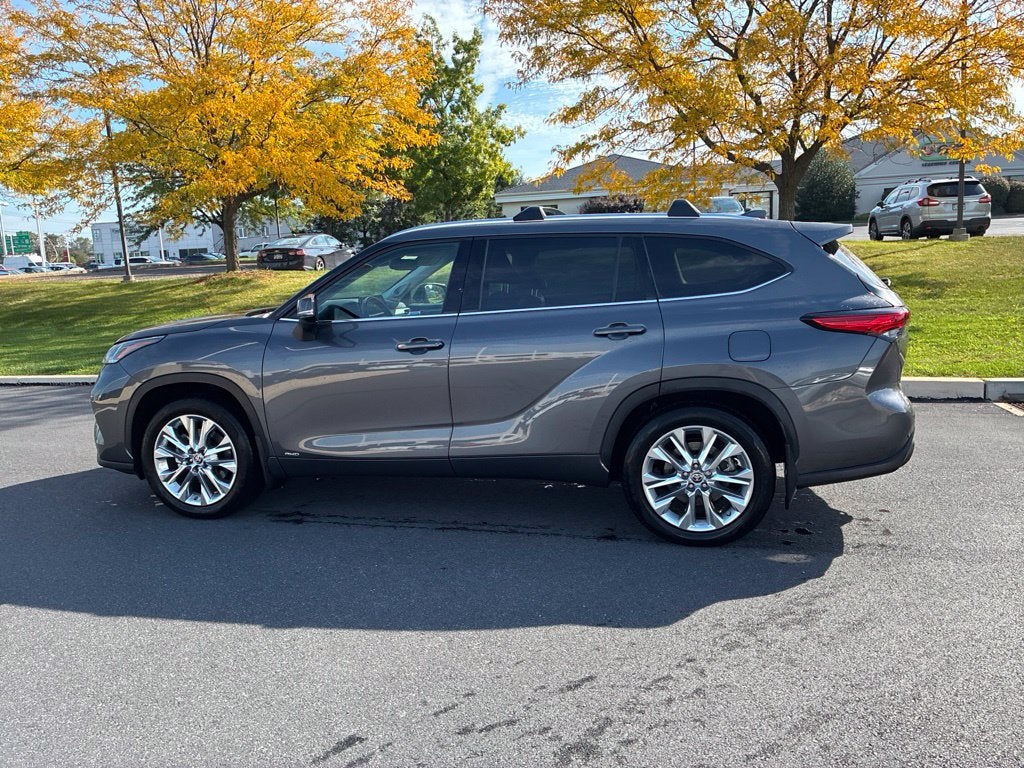 2022 Toyota Highlander Hybrid Limited CERTIFIED
