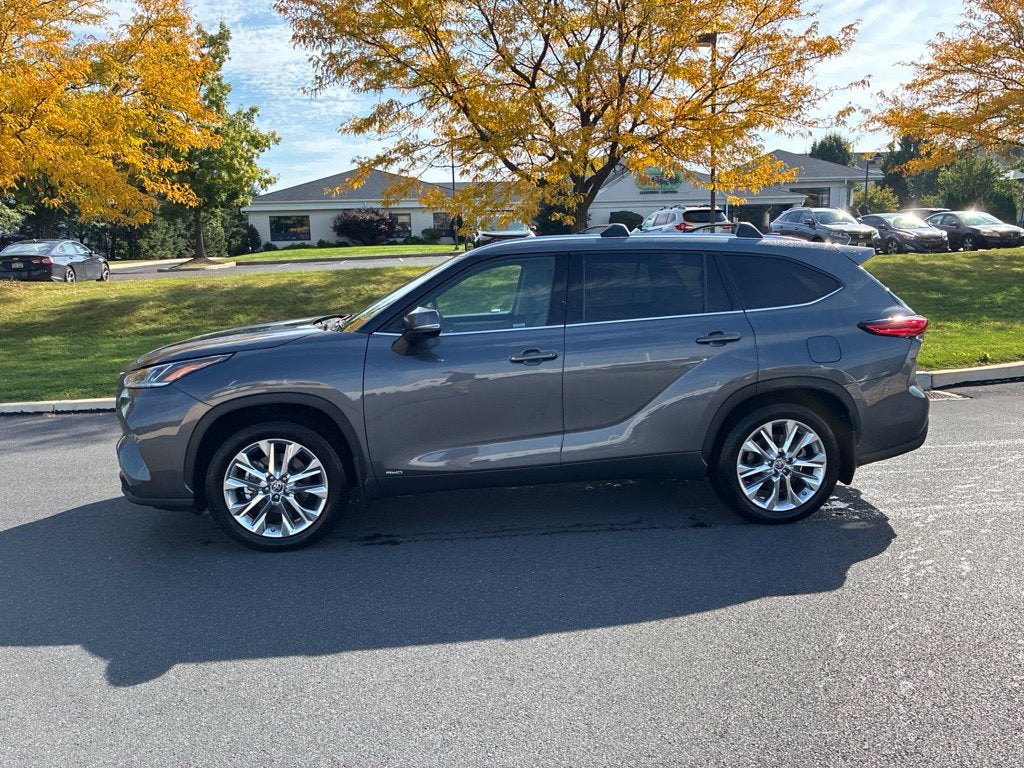 2022 Toyota Highlander Hybrid Limited CERTIFIED