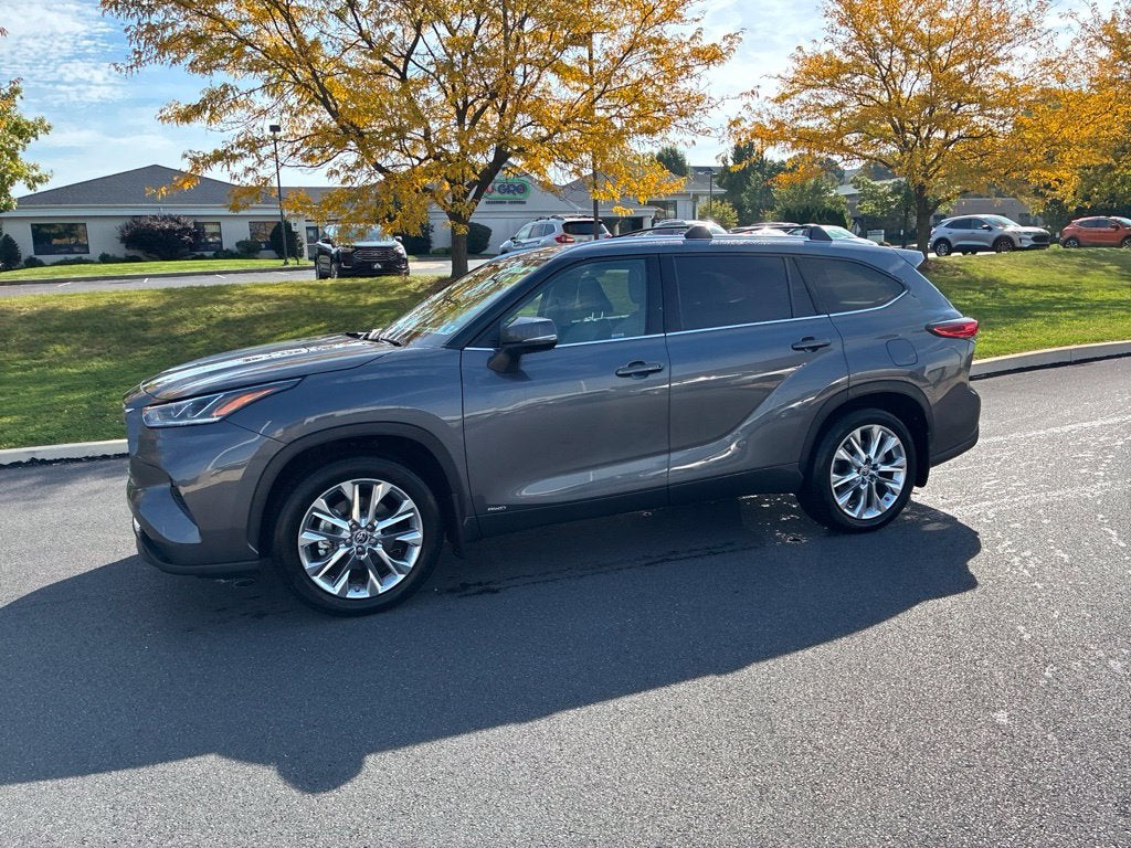 2022 Toyota Highlander Hybrid Limited CERTIFIED