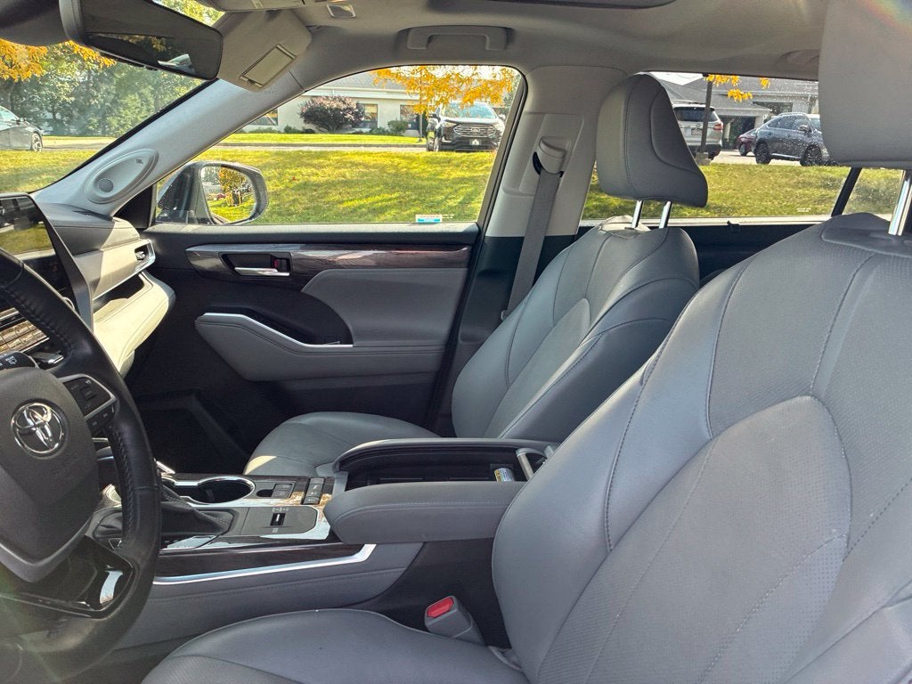 2022 Toyota Highlander Hybrid Limited CERTIFIED