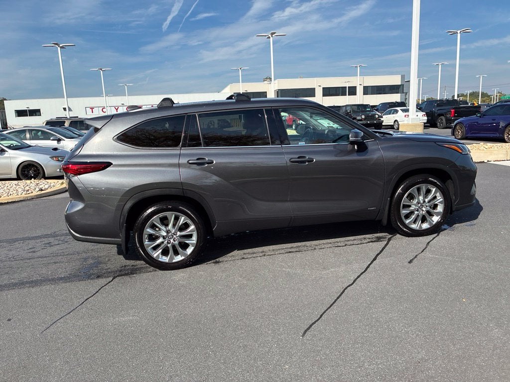 2022 Toyota Highlander Hybrid Limited CERTIFIED