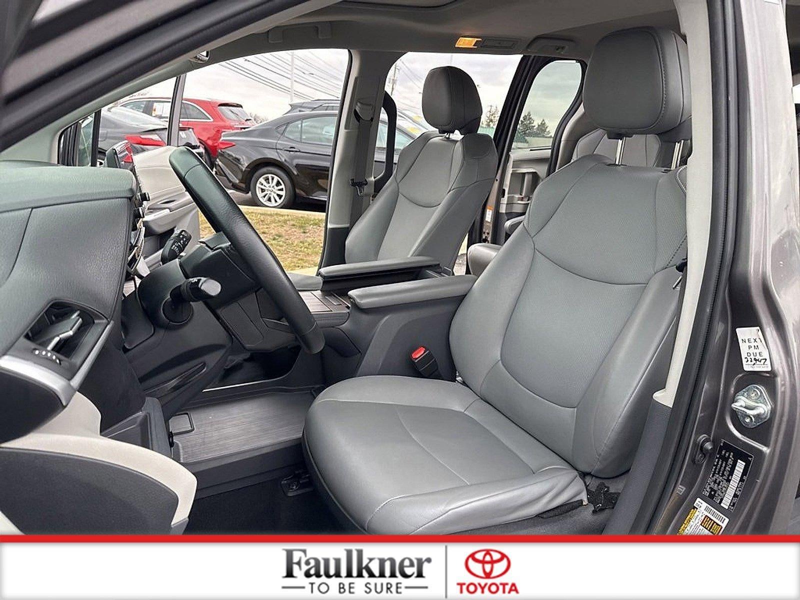 2023 Toyota Sienna XLE FWD 8-Passenger (Natl)