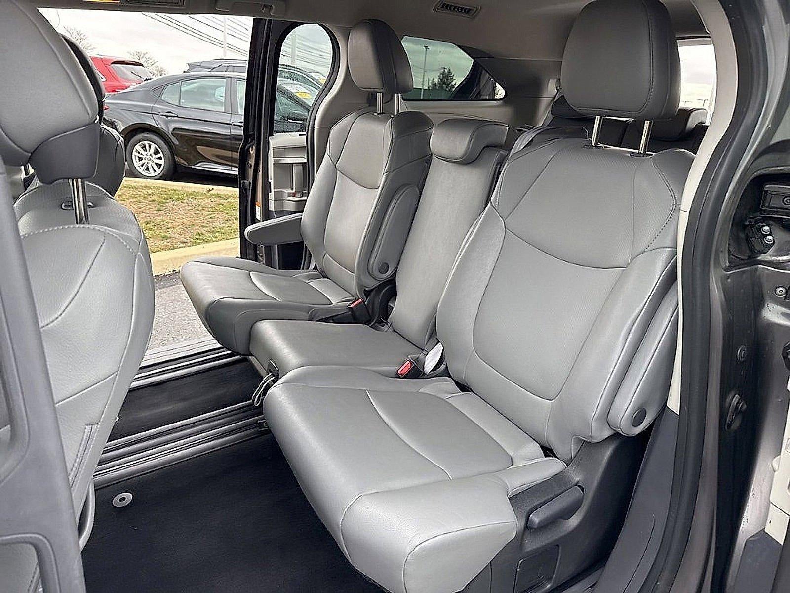 2023 Toyota Sienna XLE FWD 8-Passenger (Natl)