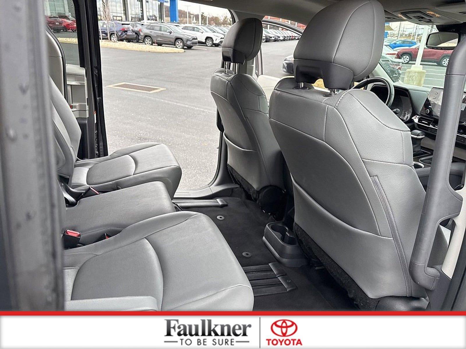 2023 Toyota Sienna XLE FWD 8-Passenger (Natl)