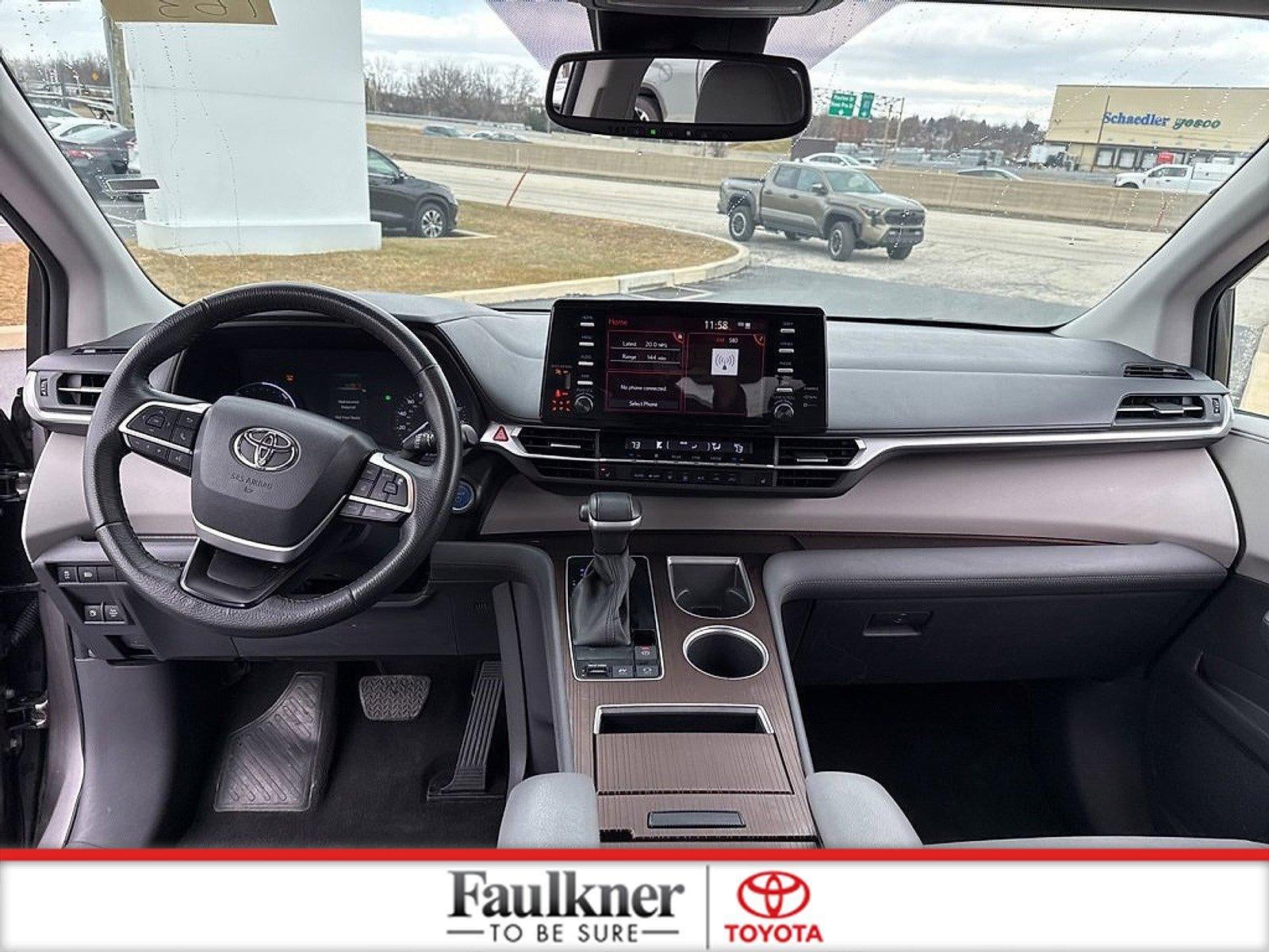 2023 Toyota Sienna XLE FWD 8-Passenger (Natl)