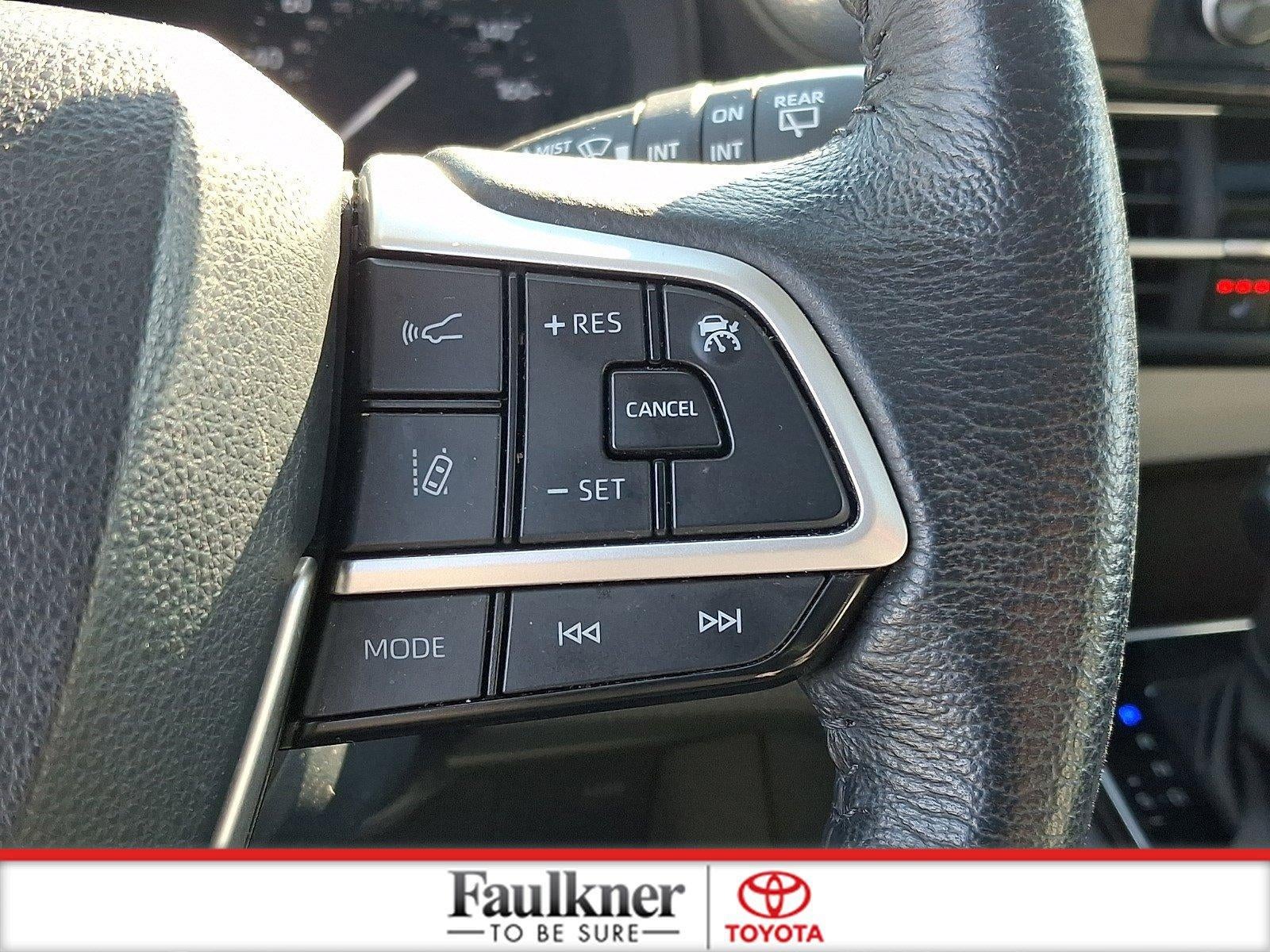 2023 Toyota Sienna XLE FWD 8-Passenger (Natl)