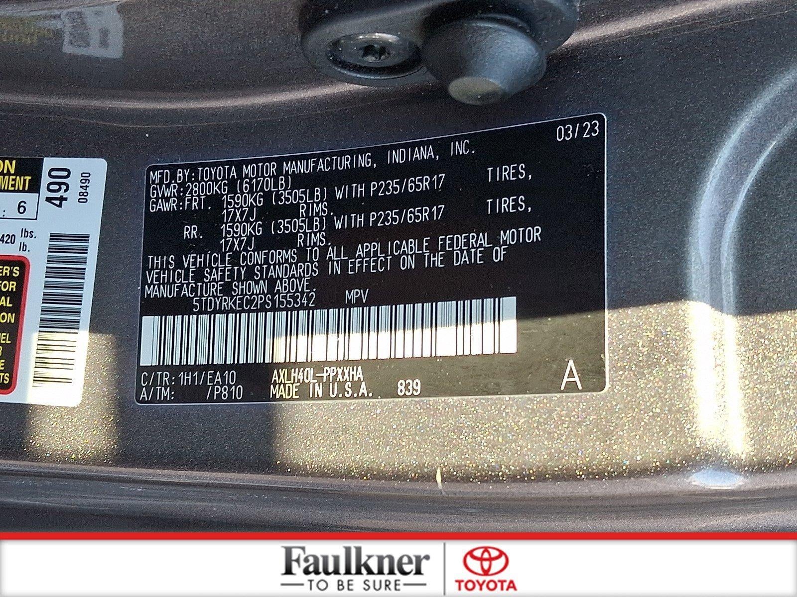 2023 Toyota Sienna XLE FWD 8-Passenger (Natl)