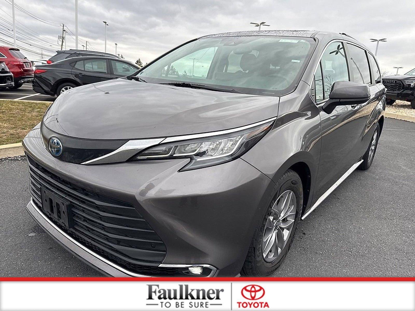 2023 Toyota Sienna XLE FWD 8-Passenger (Natl)