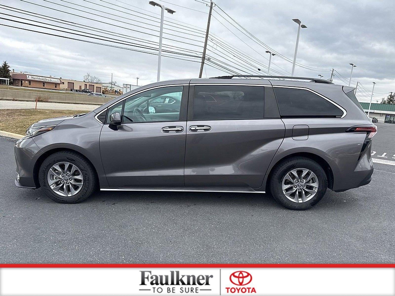 2023 Toyota Sienna XLE FWD 8-Passenger (Natl)