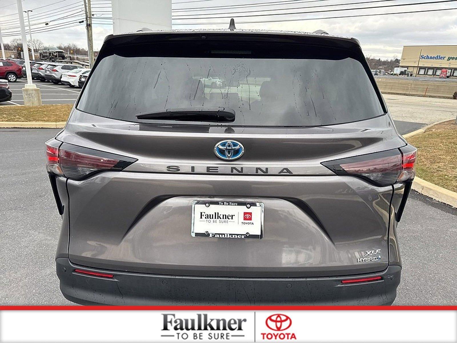 2023 Toyota Sienna XLE FWD 8-Passenger (Natl)