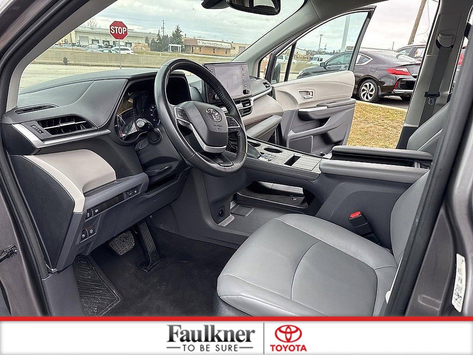 2023 Toyota Sienna XLE FWD 8-Passenger (Natl)