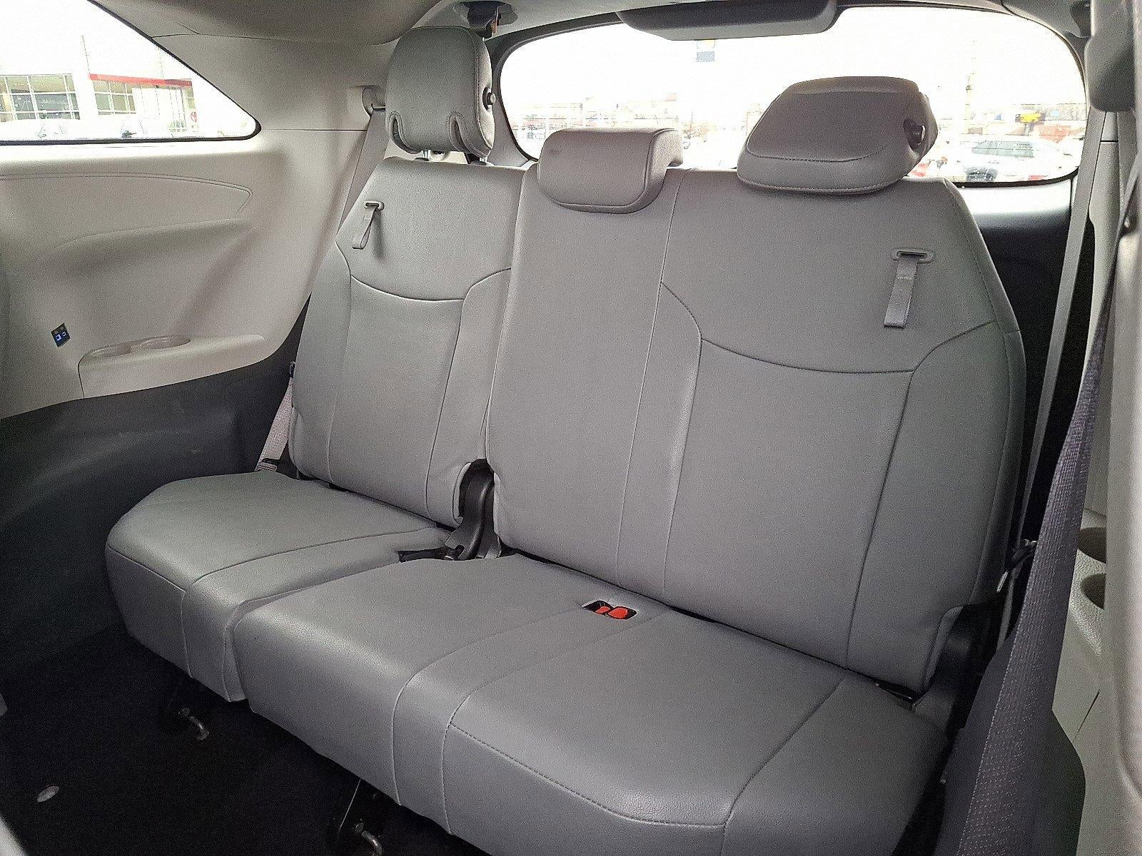 2024 Toyota Sienna XLE FWD 8-Passenger (Natl)