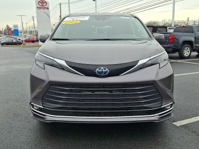 2024 Toyota Sienna XLE FWD 8-Passenger (Natl)