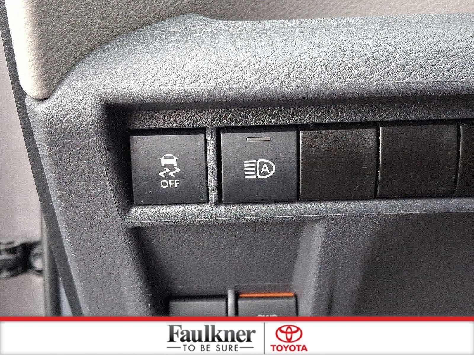 2024 Toyota Sienna XLE FWD 8-Passenger (Natl)