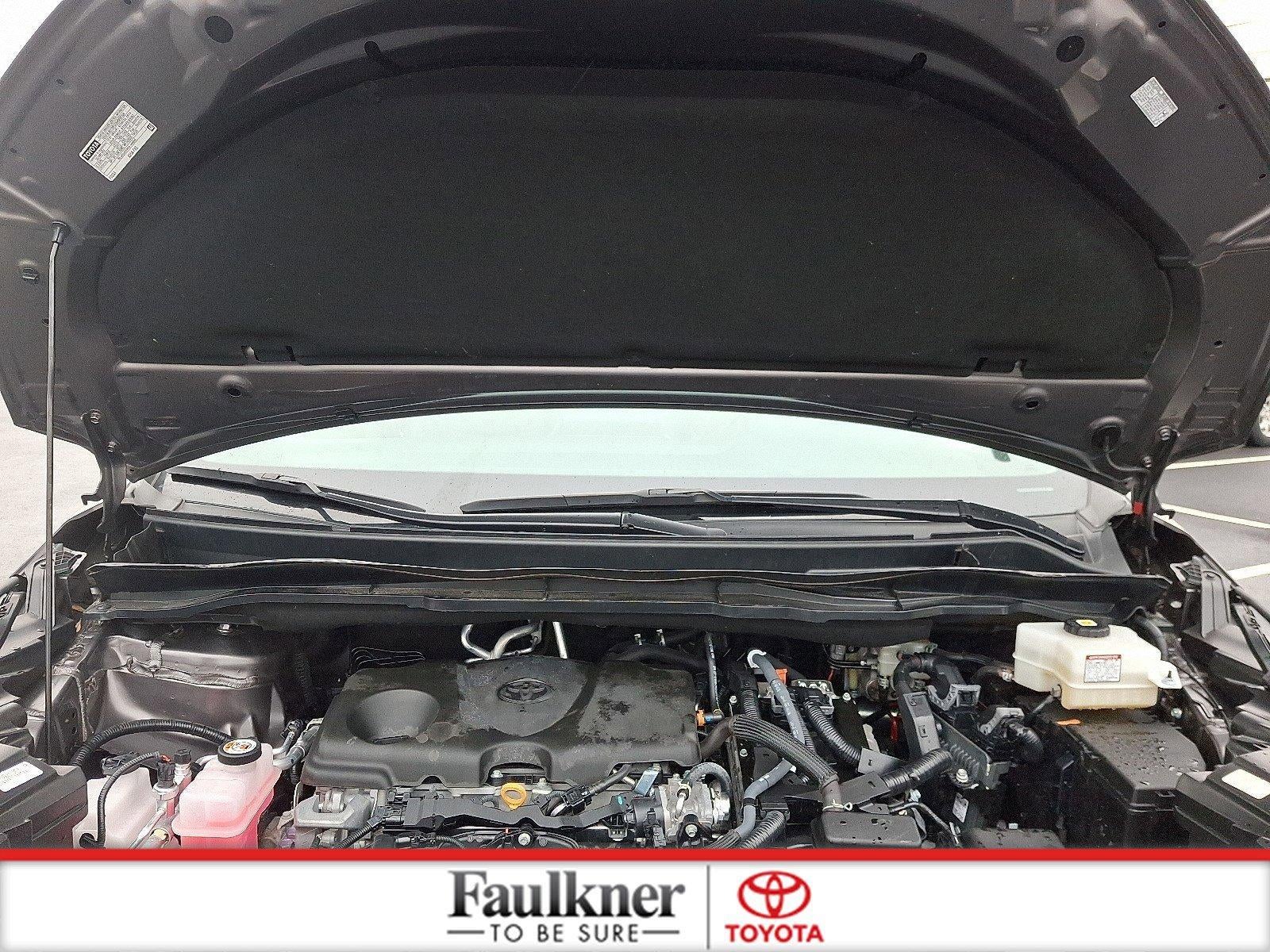 2024 Toyota Sienna XLE FWD 8-Passenger (Natl)