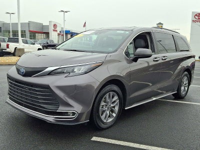 2024 Toyota Sienna XLE FWD 8-Passenger (Natl)