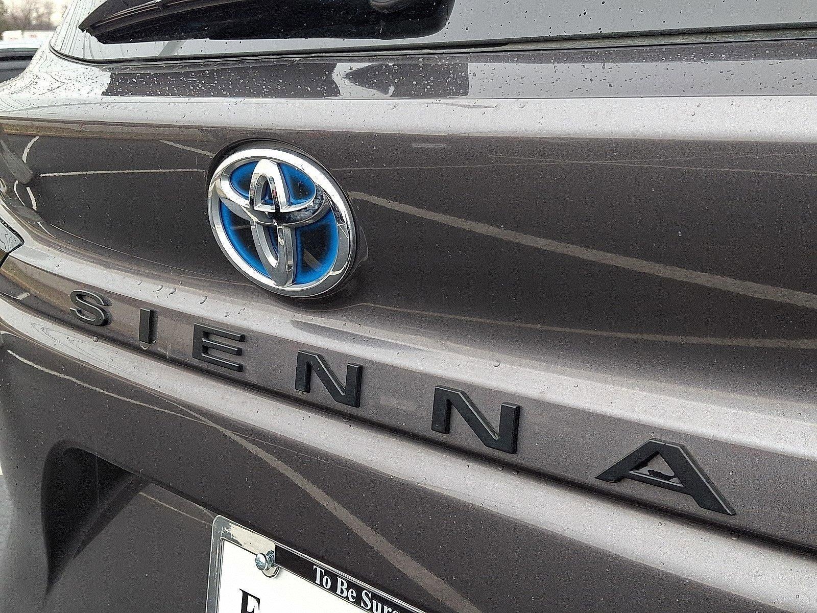 2024 Toyota Sienna XLE FWD 8-Passenger (Natl)