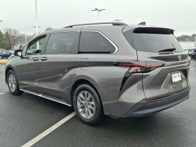 2024 Toyota Sienna XLE FWD 8-Passenger (Natl)