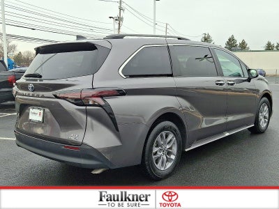2024 Toyota Sienna XLE FWD 8-Passenger (Natl)