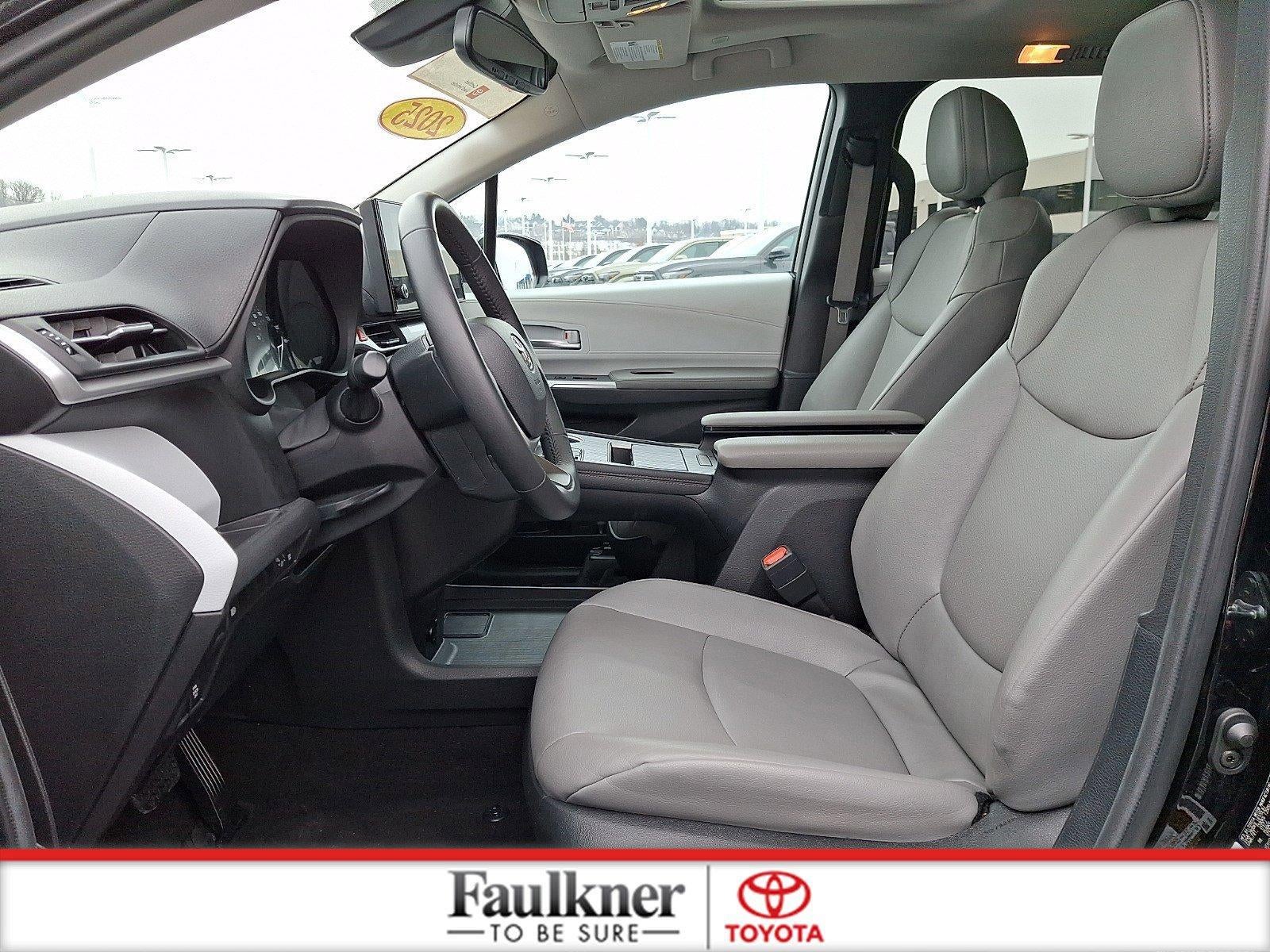 2025 Toyota Sienna XLE FWD 7-Passenger (Natl)