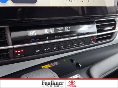 2025 Toyota Sienna XLE FWD 7-Passenger (Natl)