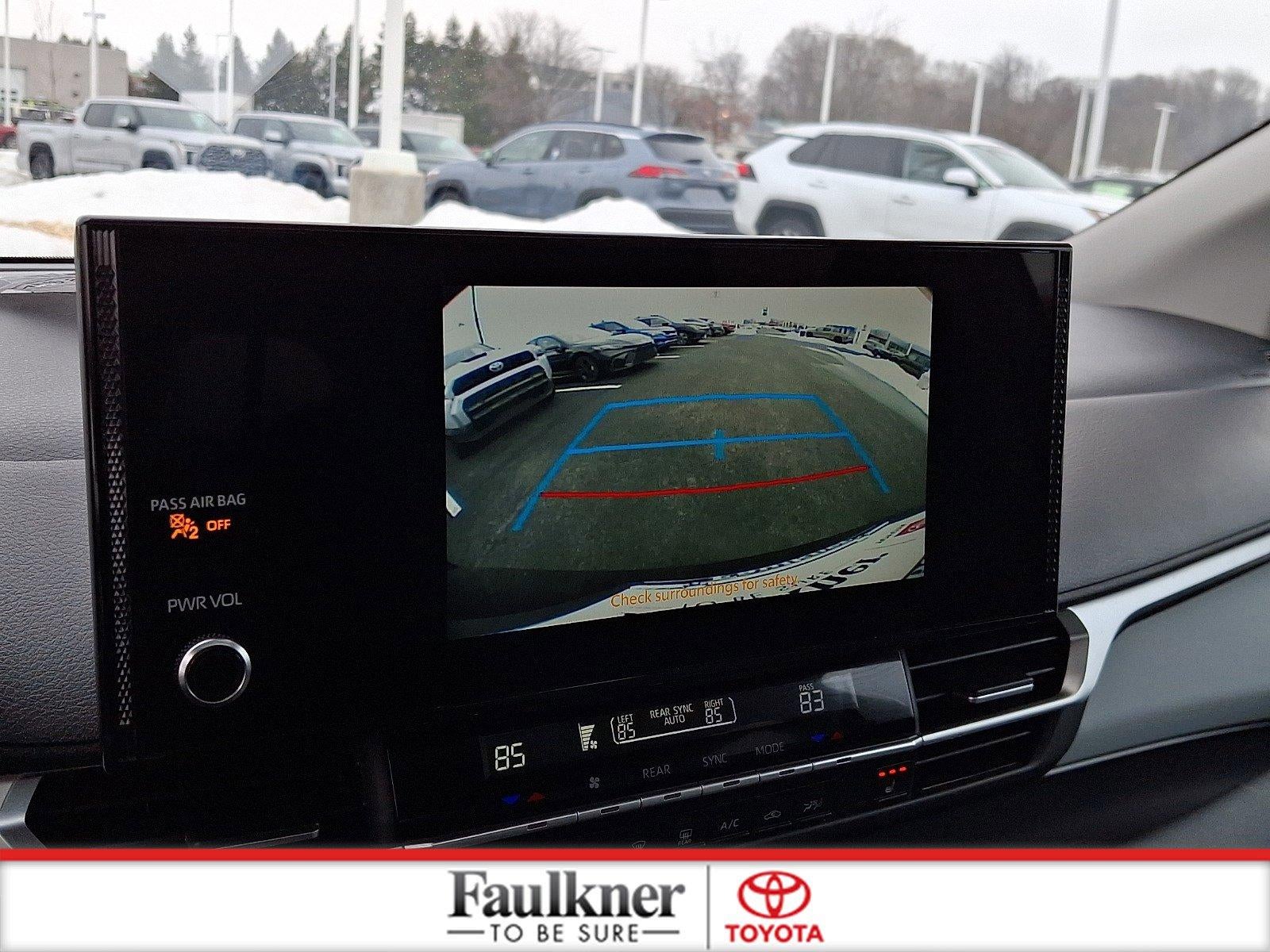 2025 Toyota Sienna XLE FWD 7-Passenger (Natl)