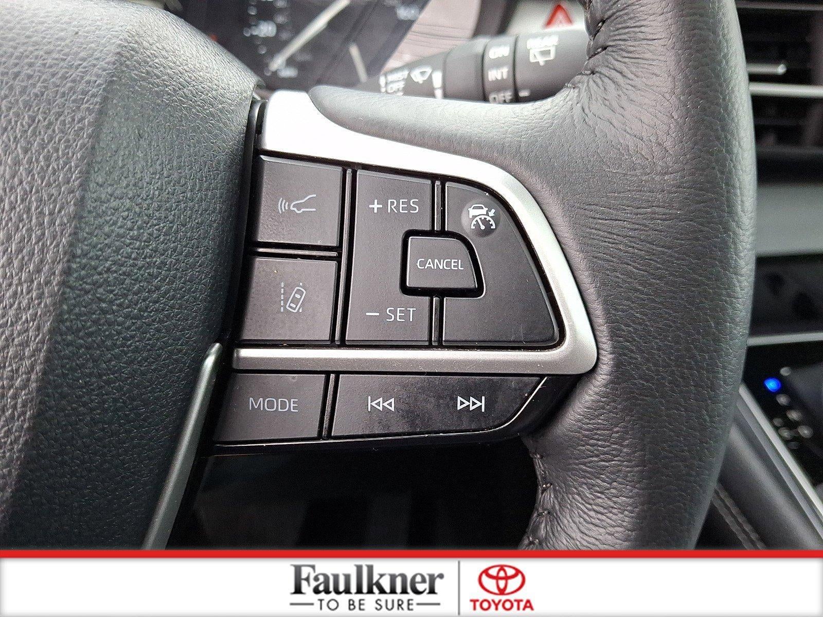 2025 Toyota Sienna XLE FWD 7-Passenger (Natl)