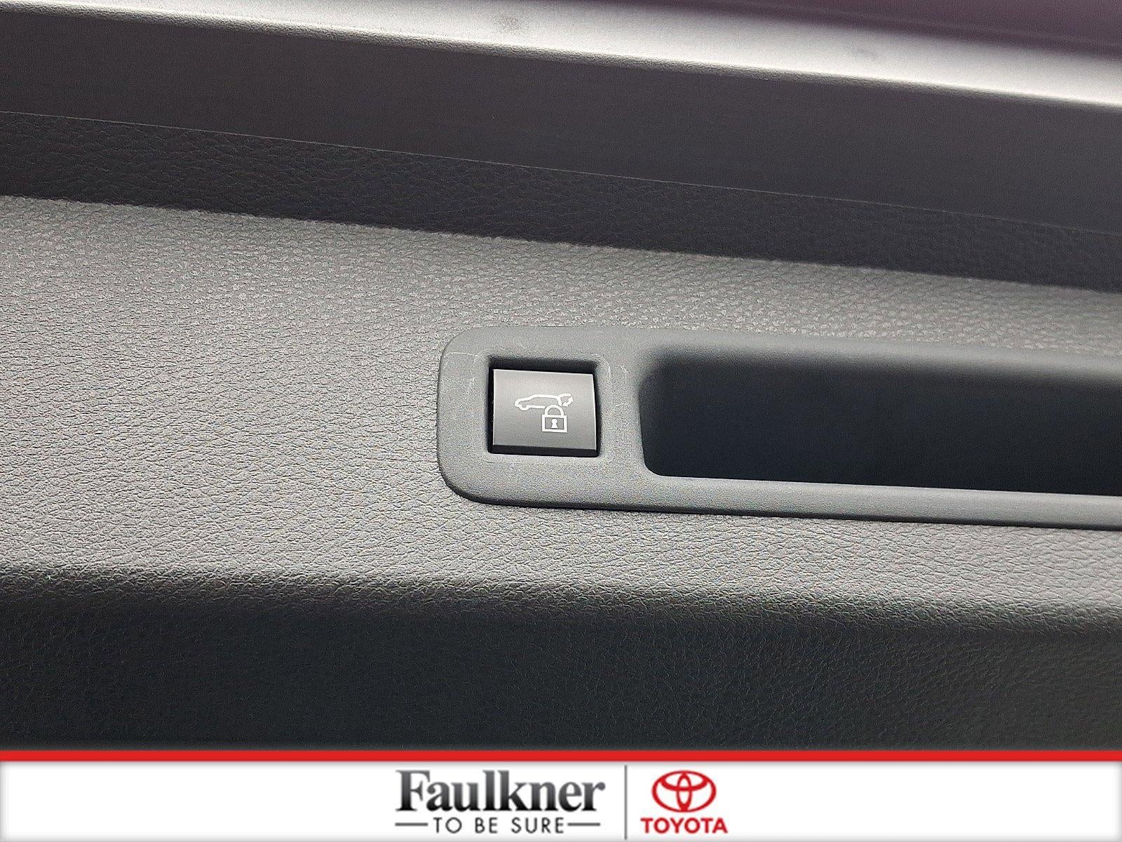 2025 Toyota Sienna XLE FWD 7-Passenger (Natl)