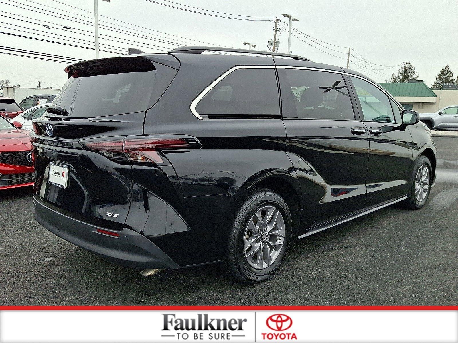 2025 Toyota Sienna XLE FWD 7-Passenger (Natl)
