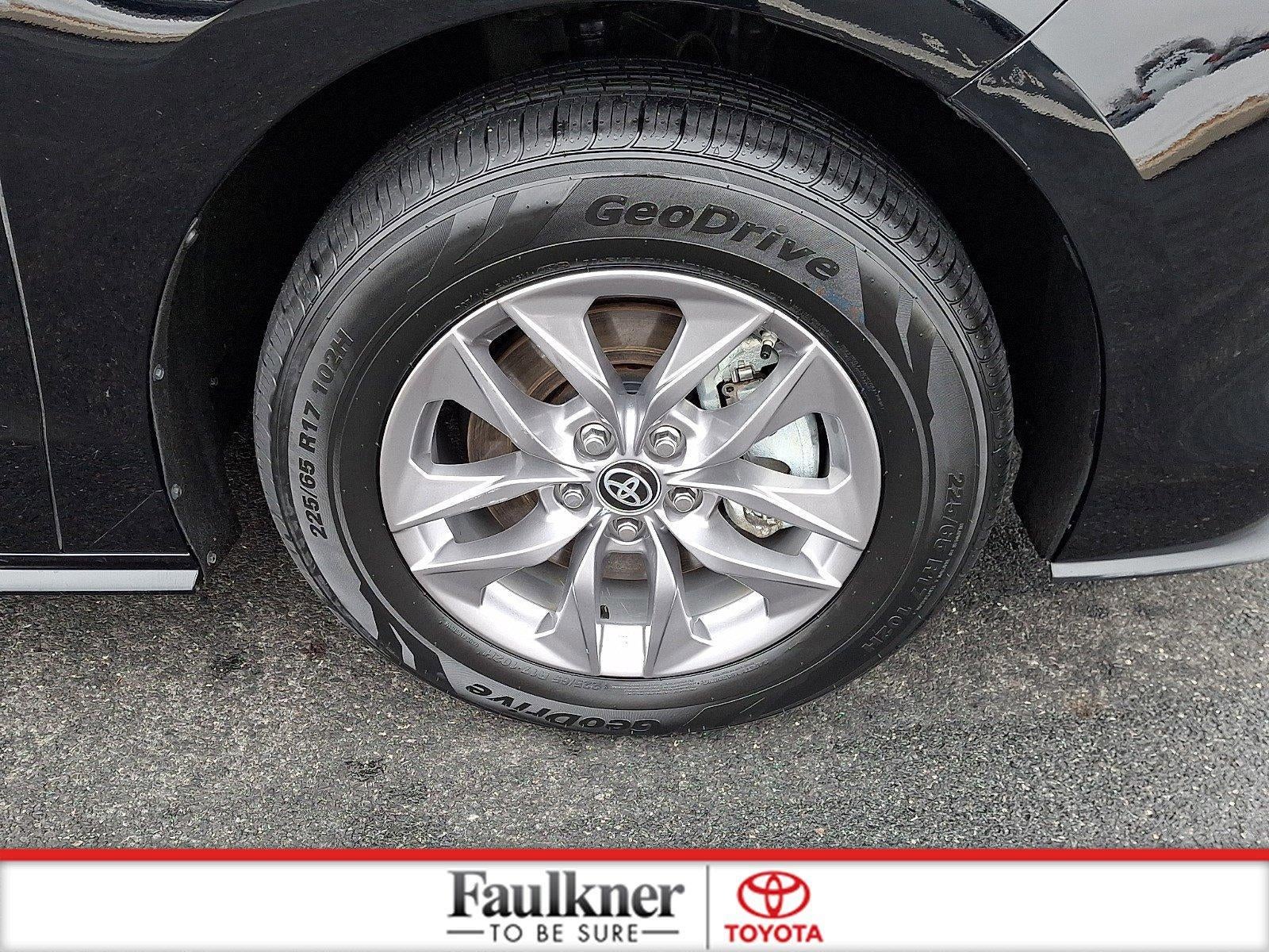 2025 Toyota Sienna XLE FWD 7-Passenger (Natl)