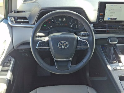 2025 Toyota Sienna XLE 8 Passenger