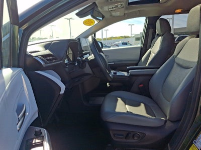 2025 Toyota Sienna XLE 8 Passenger