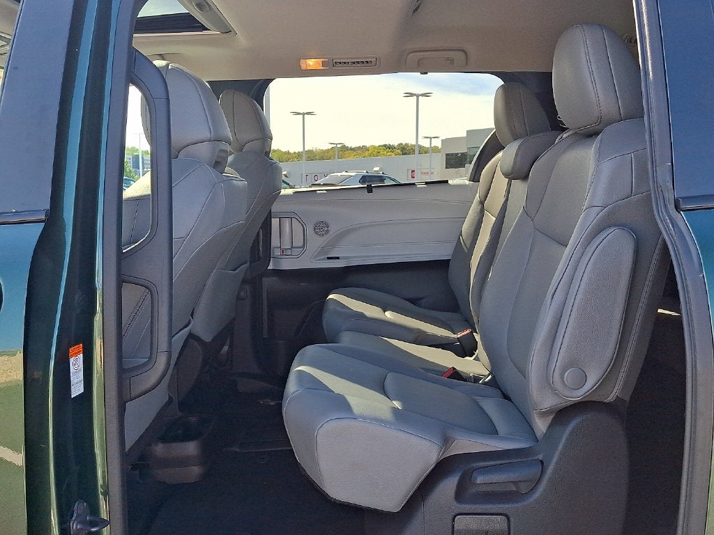 2025 Toyota Sienna XLE 8 Passenger