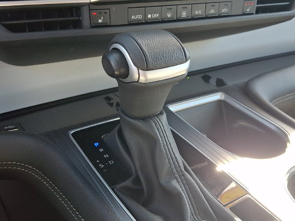 2025 Toyota Sienna XLE 8 Passenger