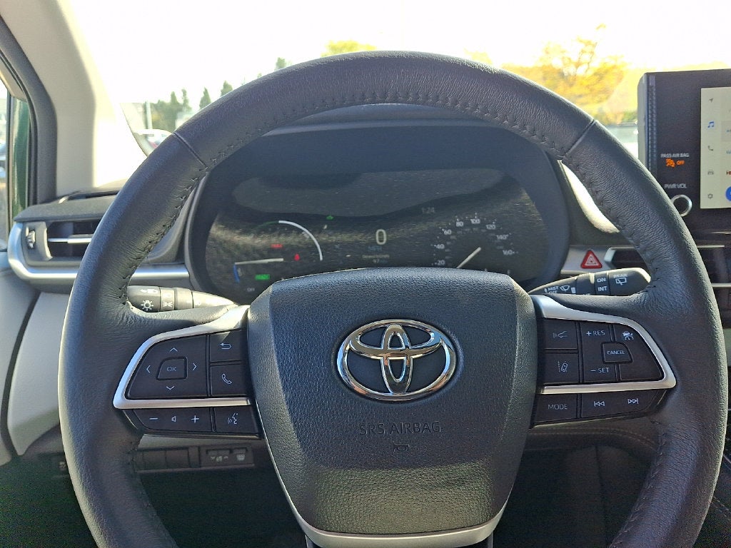 2025 Toyota Sienna XLE 8 Passenger