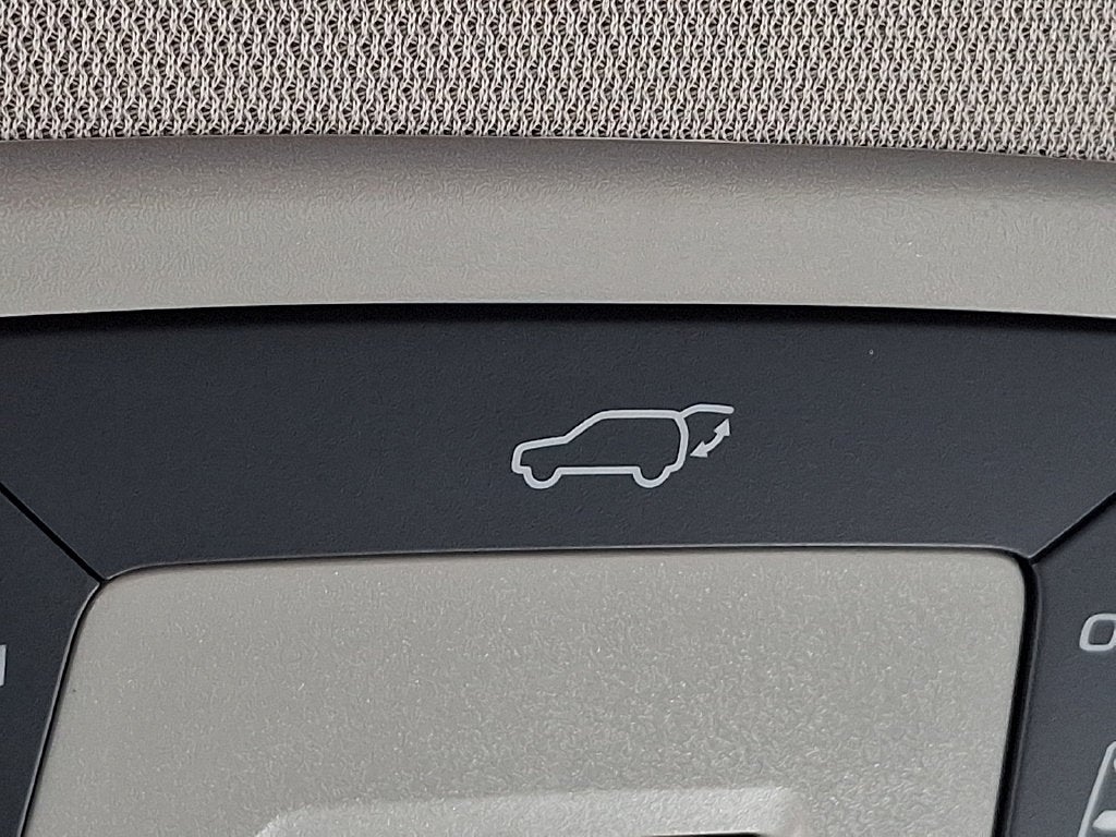 2025 Toyota Sienna XLE 8 Passenger
