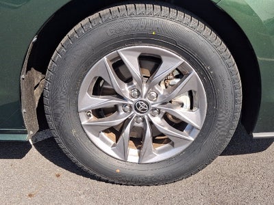 2025 Toyota Sienna XLE 8 Passenger