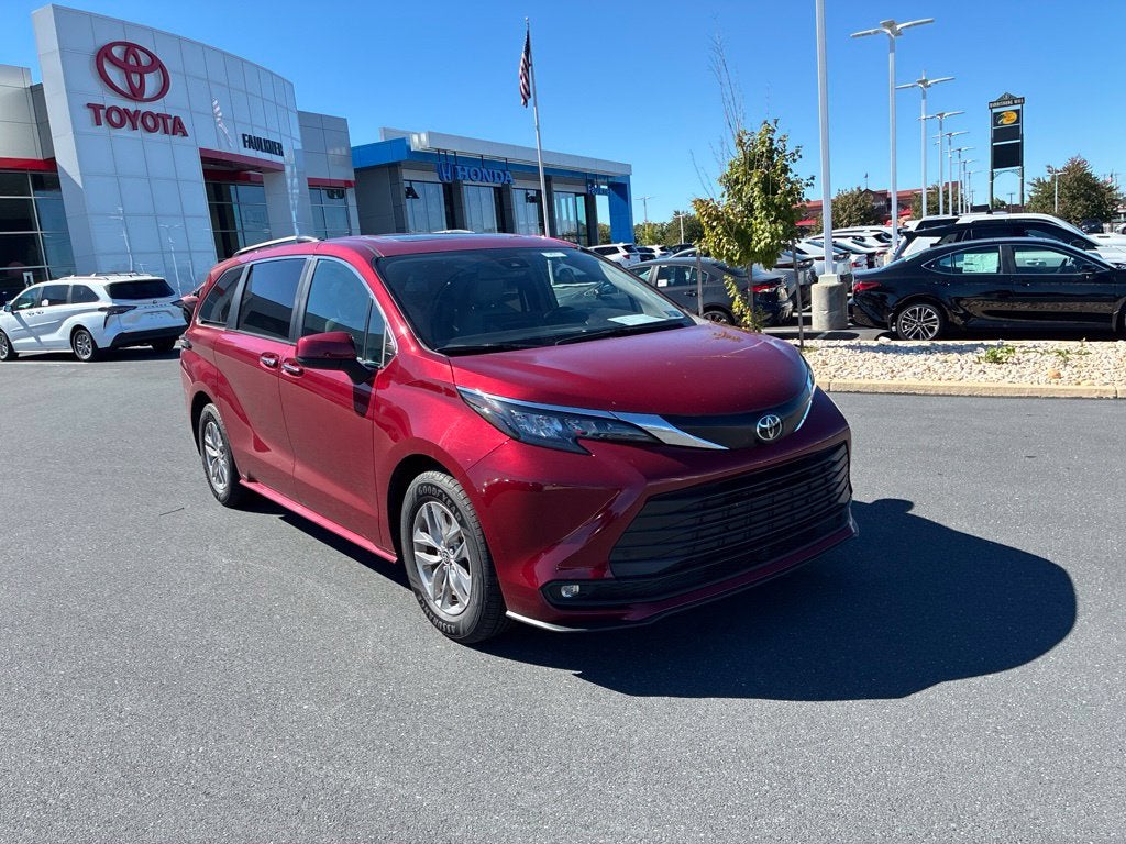 2026 Toyota Sienna XLE 8 Passenger